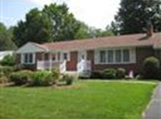 63 W Crystal Brook Dr, Springfield, MA 01118