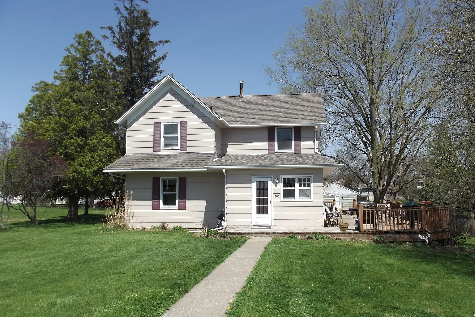 205 S 9th St photo 1