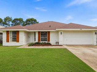 9538 Parker Place Dr, Navarre, FL 32566