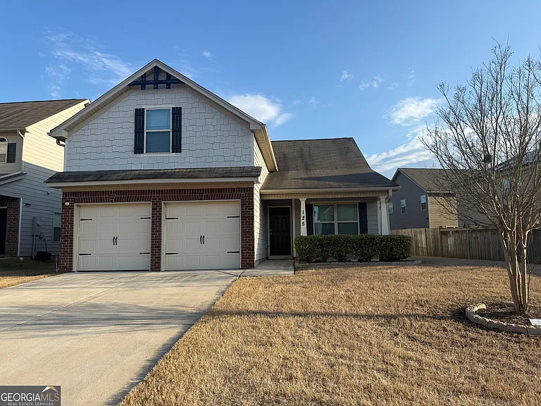 125 Leland Ln — Photo 3
