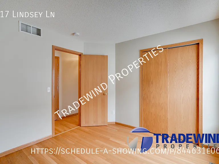 917 Lindsey Ln — Photo 17
