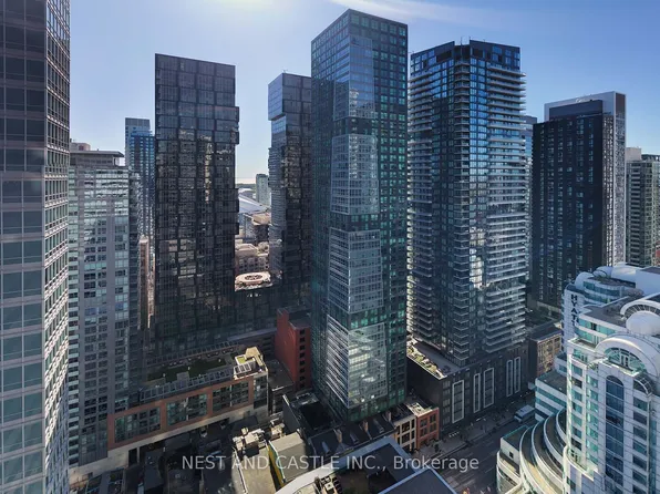 327 King St W #4104, Toronto, ON M5V 0W7