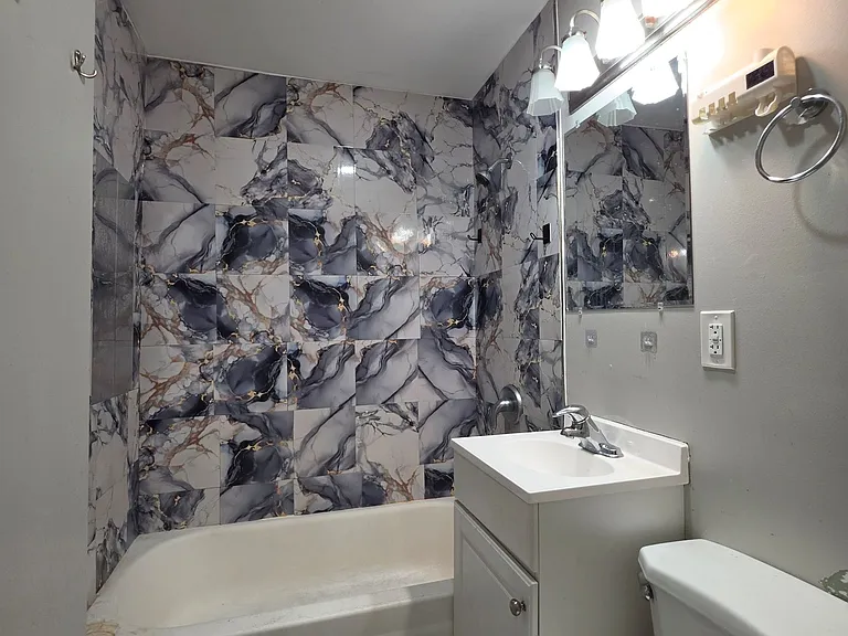 70 Victoria Ave S #3 — Photo 8