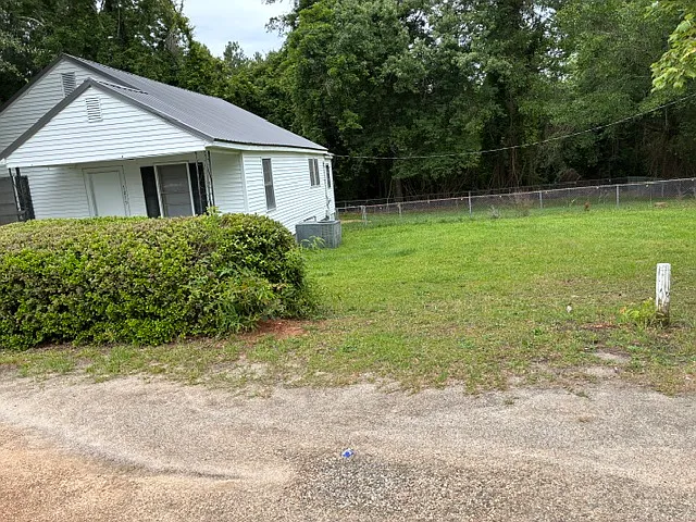 1019 Curry Rd — Photo 1