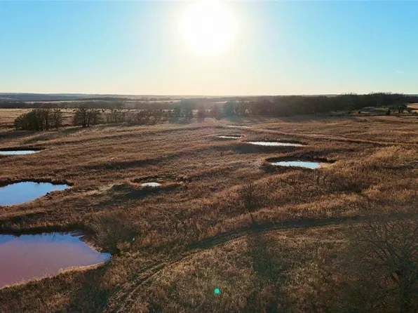 15 S 3360th Rd, McLoud, OK 74851