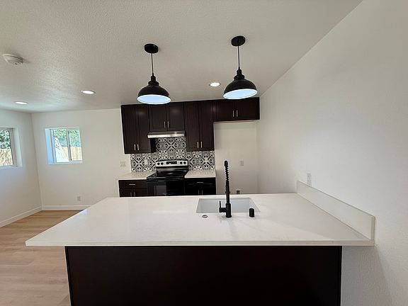 5th image of 224 N San Gabriel Ave