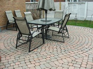 211 Reitman Ct, Rochester Hills, MI 48307