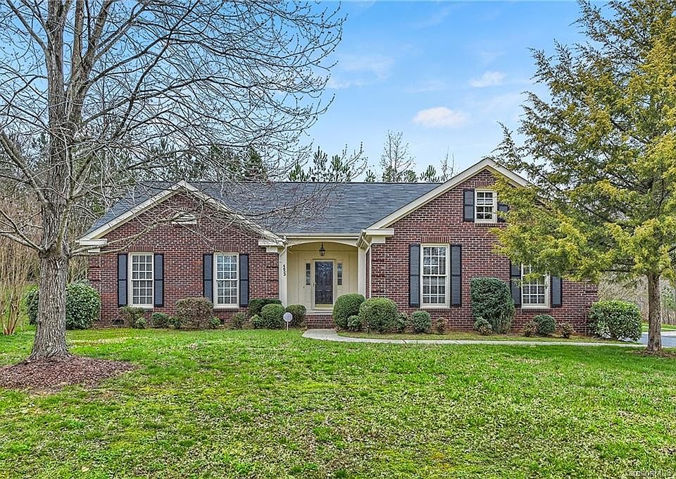 1st image of 4653 Walnut Knoll Dr