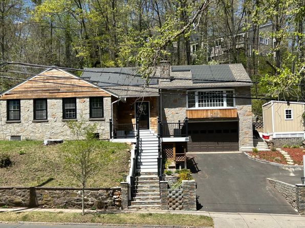 95 Marvelwood Dr, New Haven, CT 06515