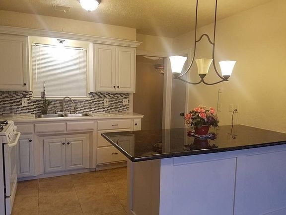 3rd image of 7608 NW 26th St