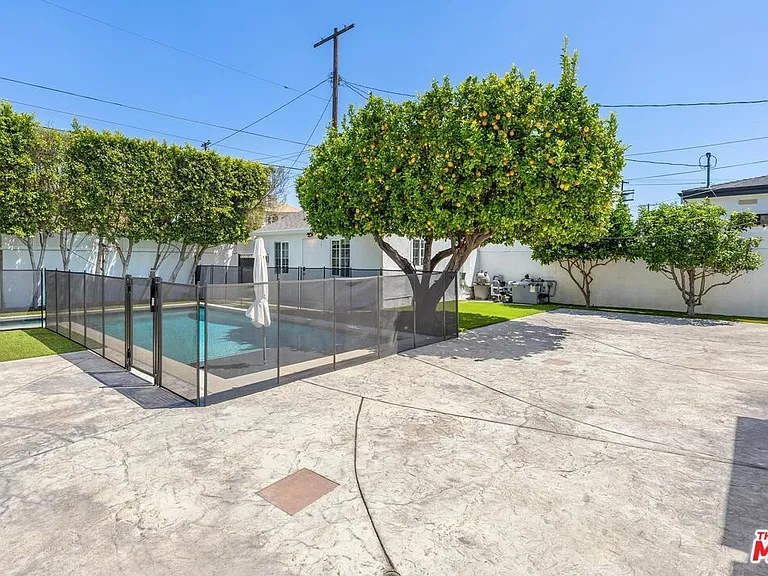 12719 Tiara St — Photo 36