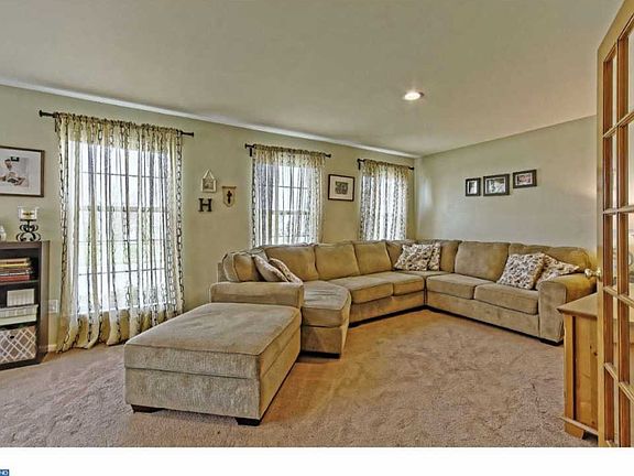 3rd image of 158 Deschler Blvd