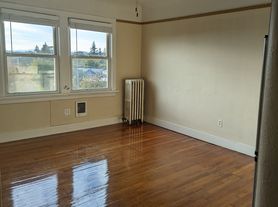 405 S 2nd St