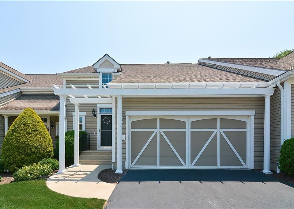 1st image of 30 Camden Ct
