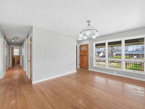 5th image of 1261 N Lee St