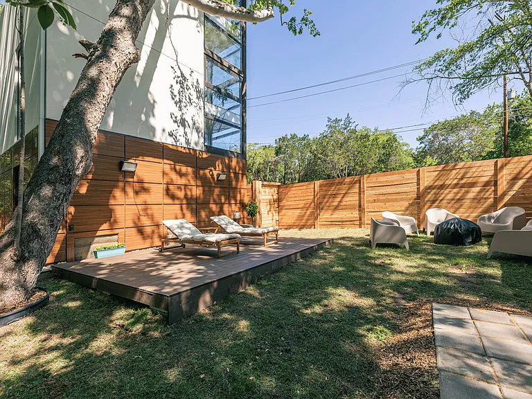 2806 Geronimo Trl — Photo 28