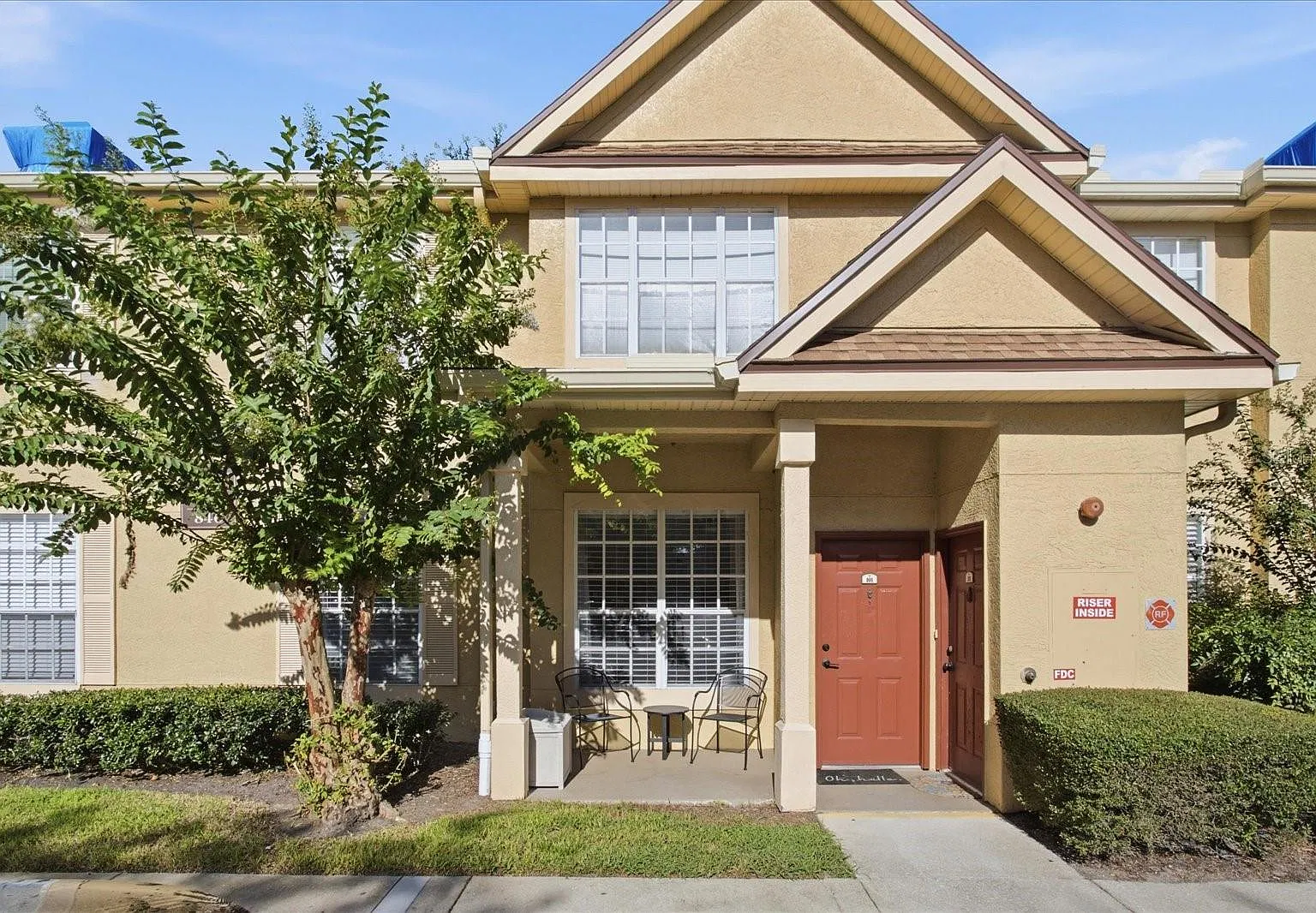 1 bed, 1.0 bath, 826 sqft, $1,350 — Photo 1