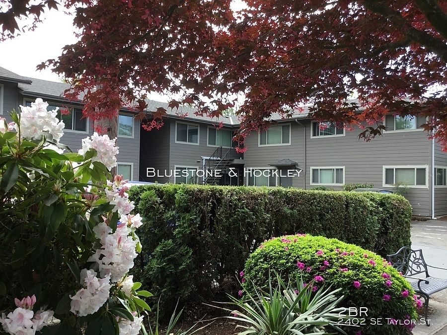 2nd image of 2402 SE Taylor St