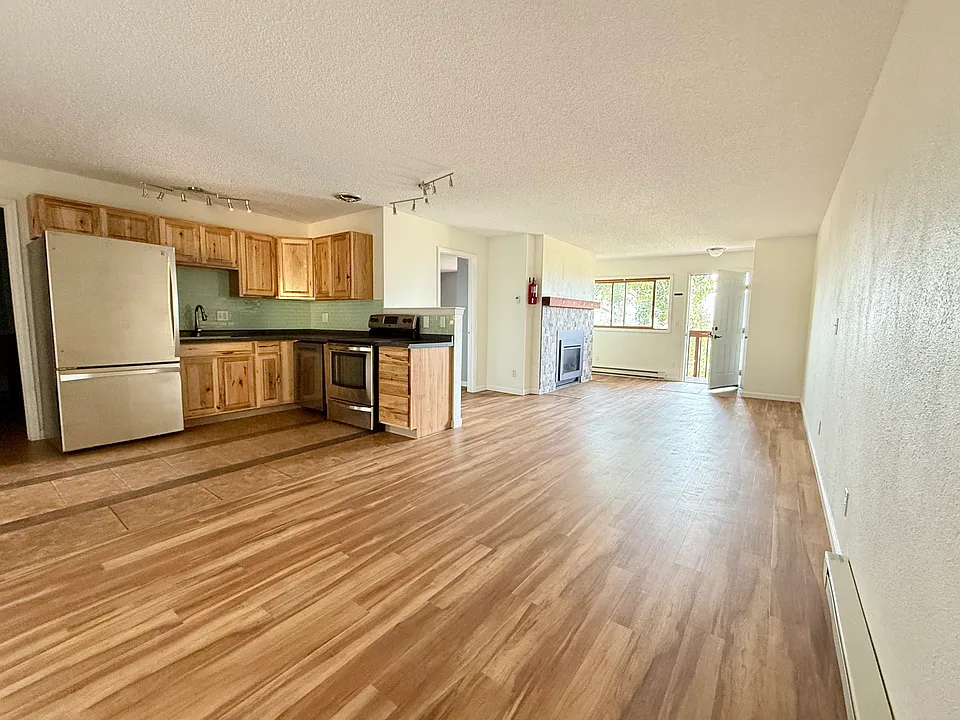 3170 Columbine Dr #32
