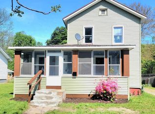 1110 8th St, Three Rivers, MI 49093