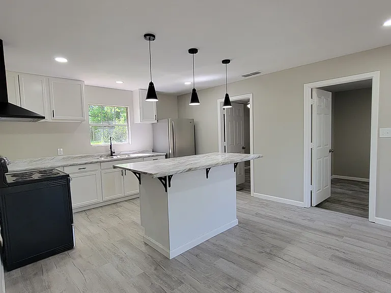 1615 Outer Dr — Photo 9