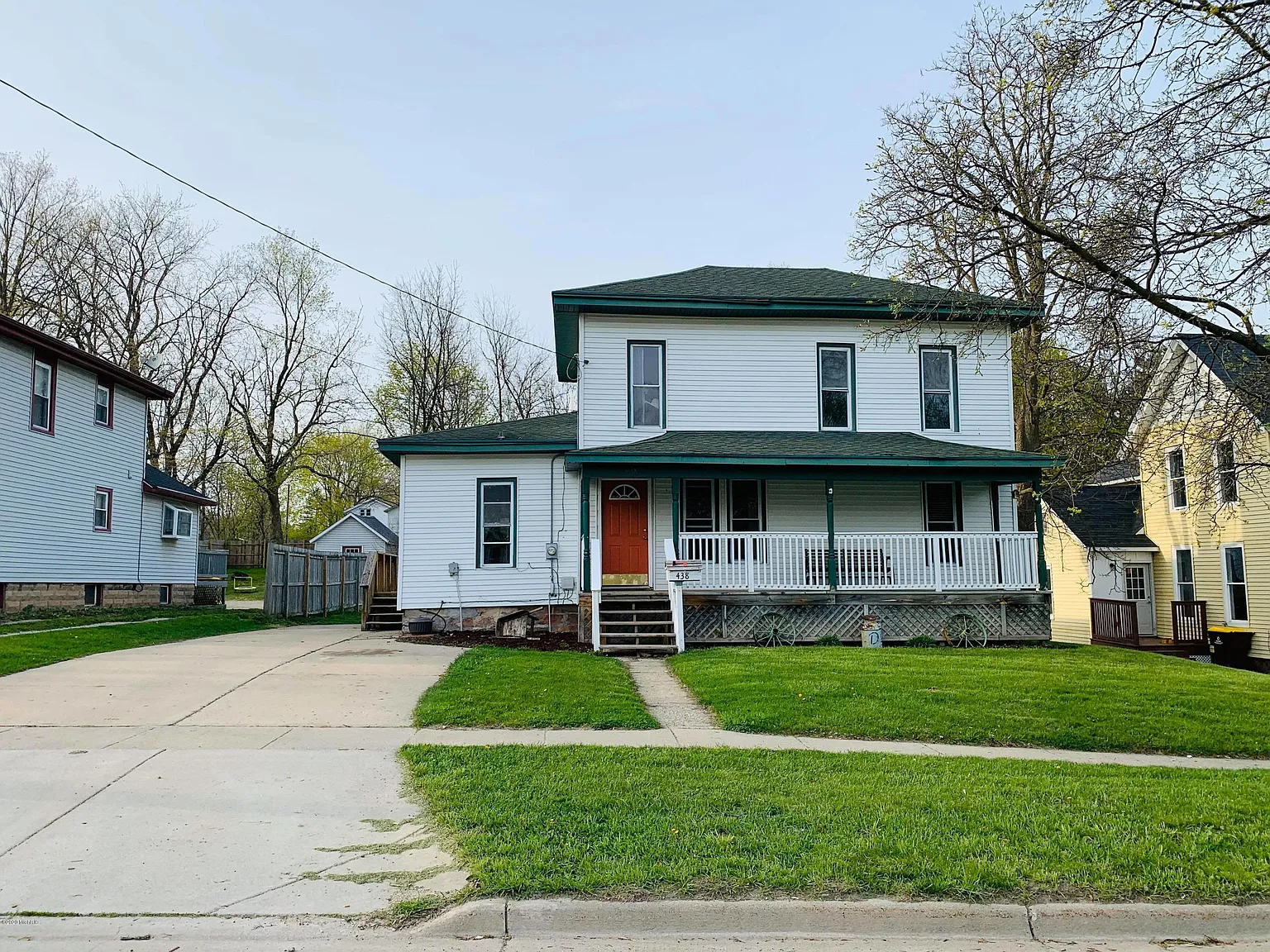 438 E Lincoln Ave photo 1