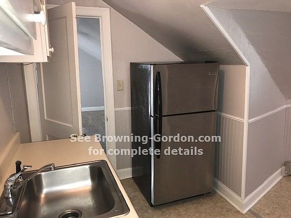 2nd image of 2905A Belmont Blvd