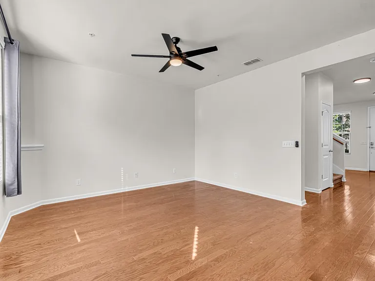 1034 Livingstone Ln — Photo 12