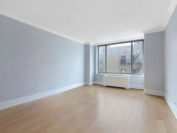 4th image of 308 E 72nd St APT 6E