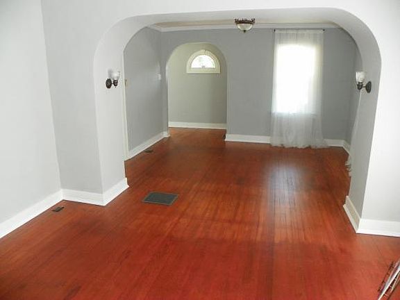 2nd image of 2827 N Grand Ave