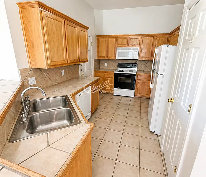 2107 Charleston Ct #A — Photo 4