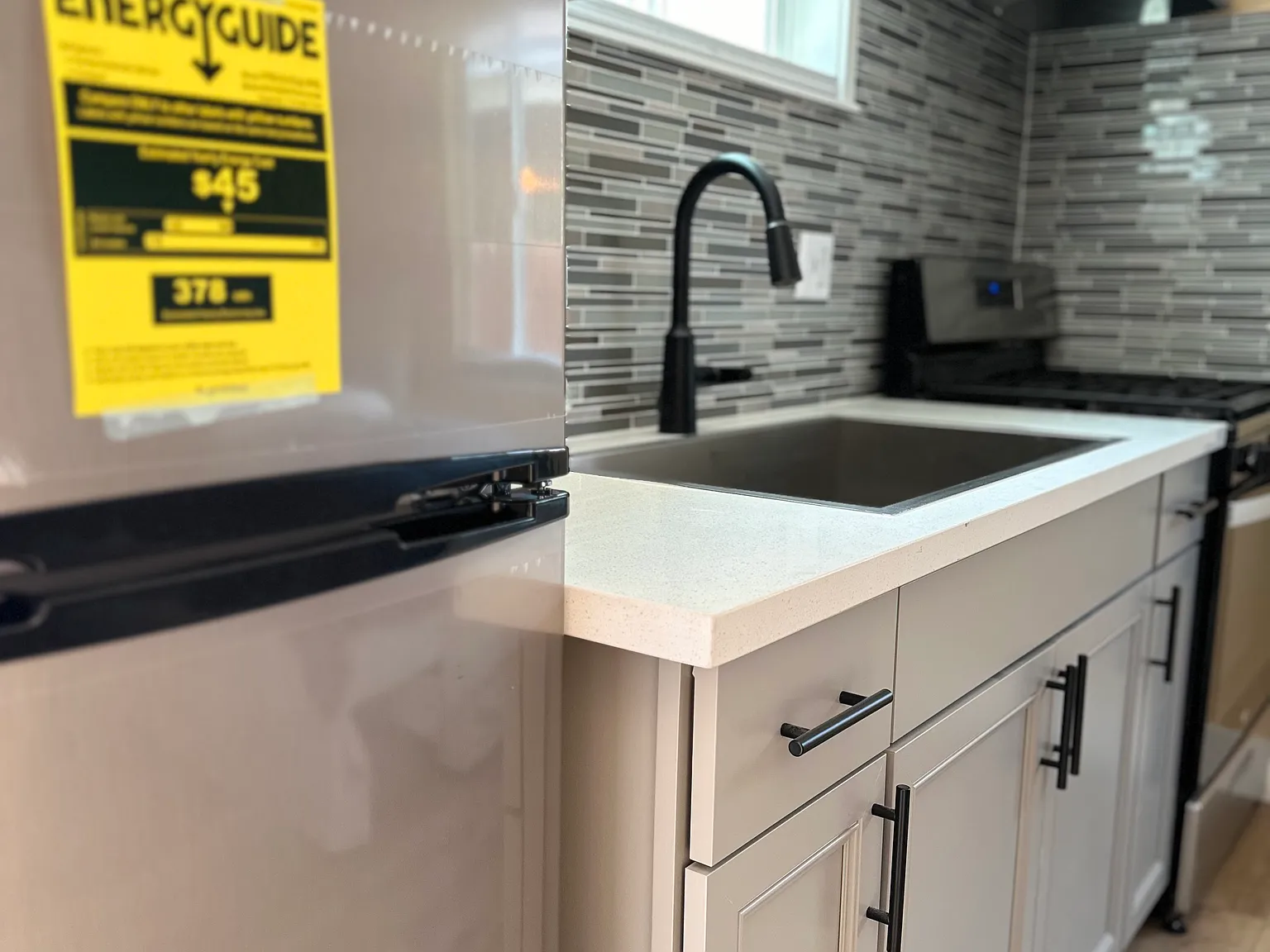 352 Clela Ave — Photo 3