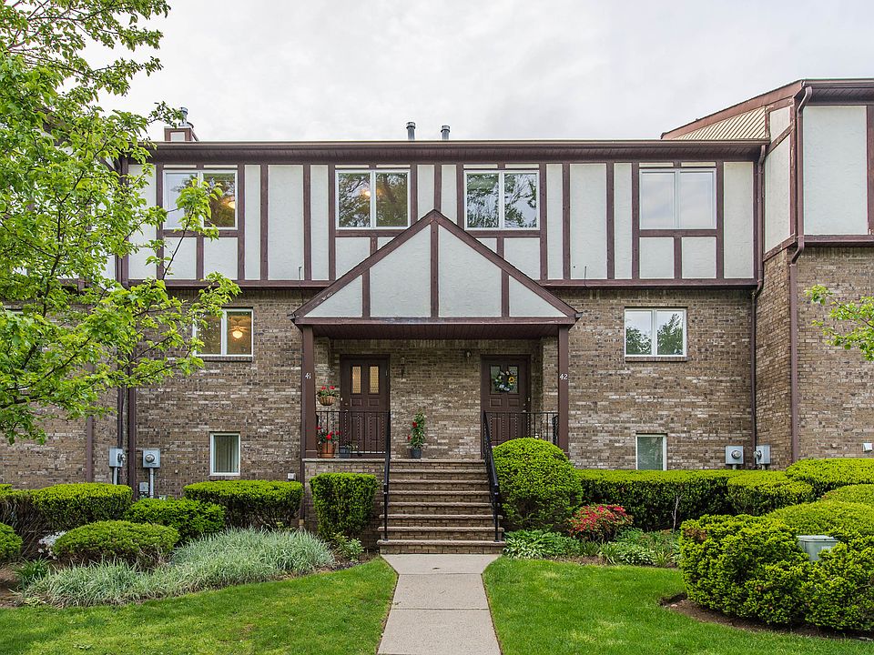 1st image of 41 Canterbury Ln