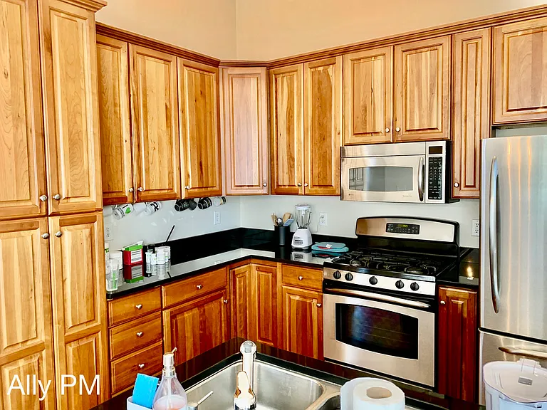 1052 Glenwood Station Ln #1 — Photo 6
