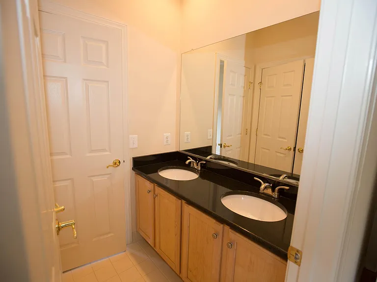 2339 Sandburg St — Photo 19