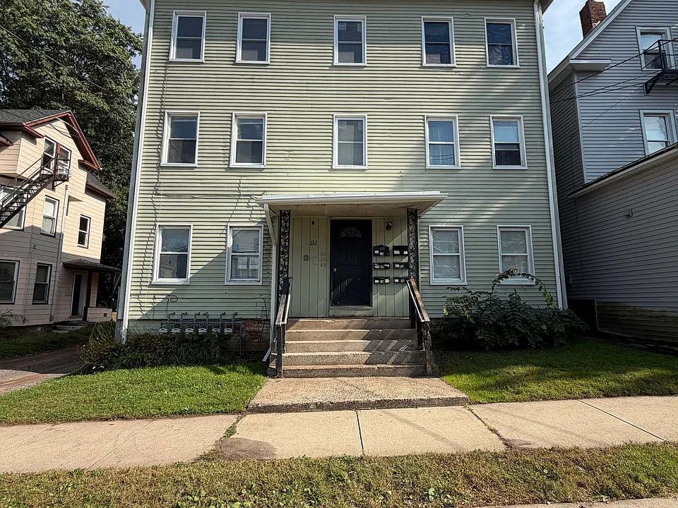 122 Willow St #3B