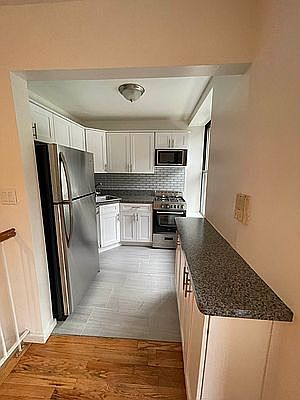 2nd image of 310 W 95th St APT 2D