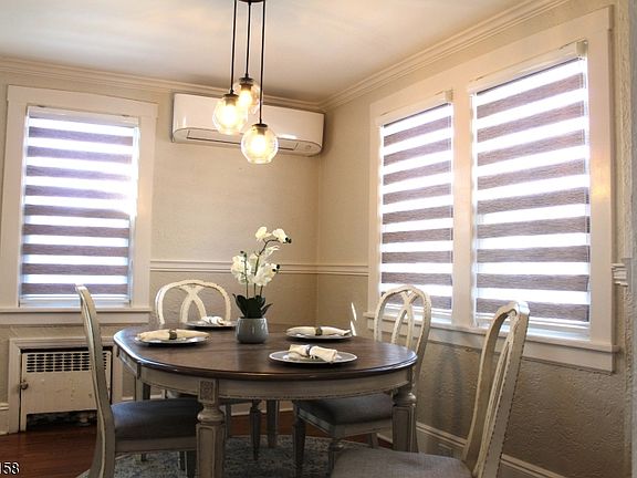 5th image of 75 Chestnut Ave