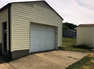 1102 Chaplin St, Conway, PA 15027