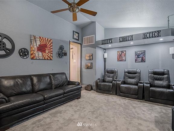 4th image of 19819 SE 266th Ct
