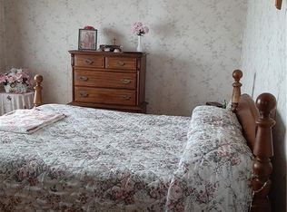 28 Busby St, Pawtucket, RI 02860