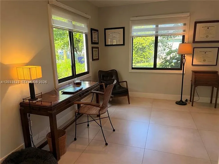 360 NW 40th St — Photo 12