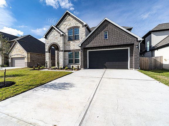 3rd image of 804 Wormwood Dr