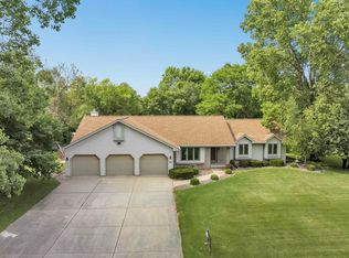 1592 Ravine Dr, Green Bay, WI 54313