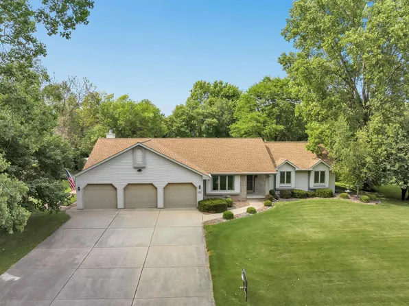 1592 Ravine Dr, Green Bay, WI 54313