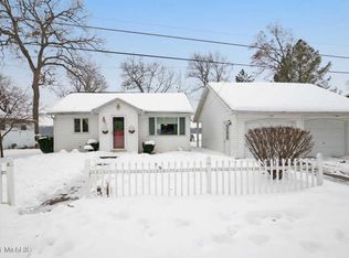 14979 N Barton Lake Dr, Vicksburg, MI 49097