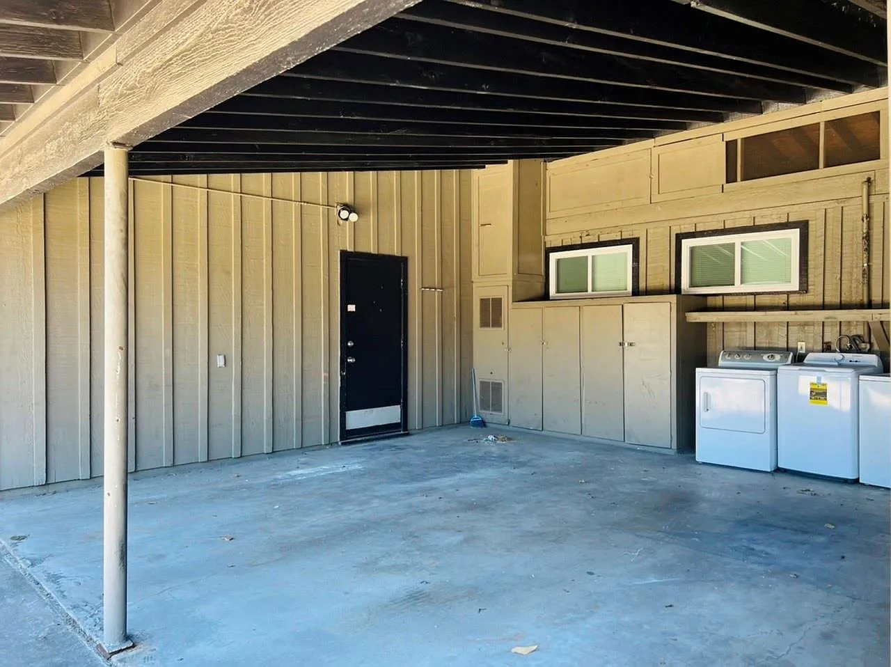 2 bed, 2.0 bath, 1127 sqft, $1,600 — Photo 2