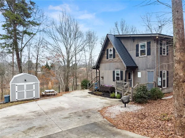 97 Cherokee Rd, Toccoa, GA 30577
