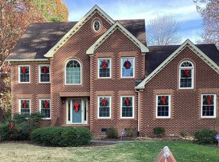 1016 Forest Lakes Dr, Chesapeake, VA 23322