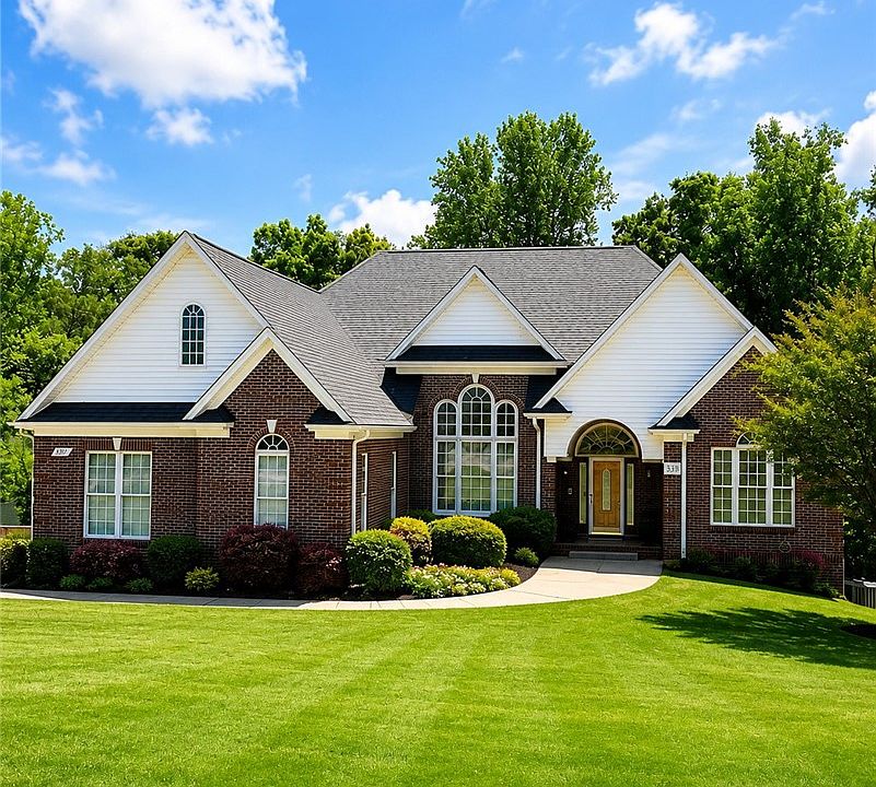 1st image of 113 Topsail Dr
